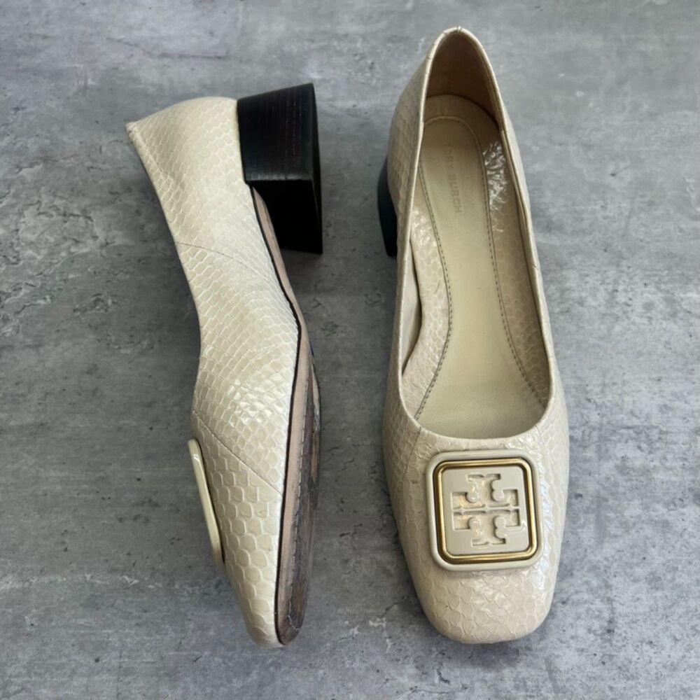 Tory Burch women’s cream snakeskin Leather Block Heel Pumps with Gold Logo 11